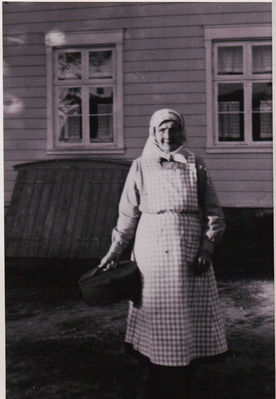 Karen Iversen Nyland
På barselvisitt hos Signe Opsahl  Ca. 1950
Nøkkelord: karen;iversen;nyland;signe;Opsahl;Barsel