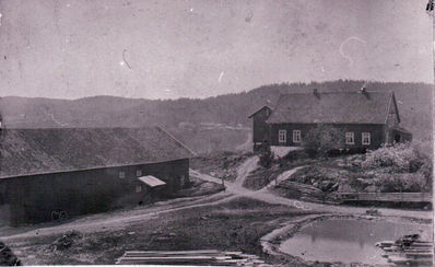 Gårdsbruk  Huserud 1901
Huserud gård 1910, Hovedbygning
Keywords: gårdsbruk;huserud;enebakk;1901