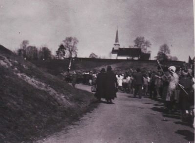 Hendelsesbilde fra 17.mai 1945, Enebakk Kirke
17. mai 1945, Enebakk
Keywords: 17;mai;barn;voksne;damer;menn;gutter;jenter;1945
