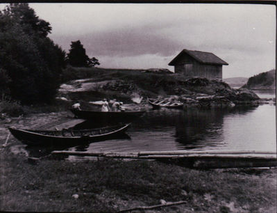 Båtstøa ved Preståa på Skøyensida
Båtstøa ved Preståa på Skøyensida ca.1900. Torshov-landet til høyre. 
Nøkkelord: Båtstø;Preståa;Skøyen;1900;Torshov