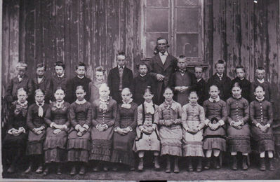 stranden skole 1882?
Tomas Grønland med elever.
