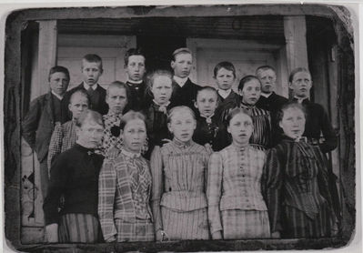 Gruppe, Skoleklasse 
Gamleskolen i Ytre Enebakk "Bjerkely"
Keywords: gruppe;skole;elever;gutter;jenter