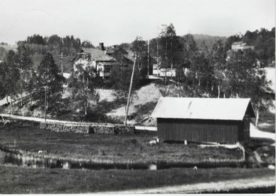 Elverum
Elverum i Ekebergdalen
Nøkkelord: Elverum;låve;tømmer;ekebergdalen;landhandel